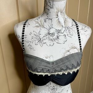 Athleta Black Cream Underwire Swim Top Bra Removeable Pads Size 34D/DD